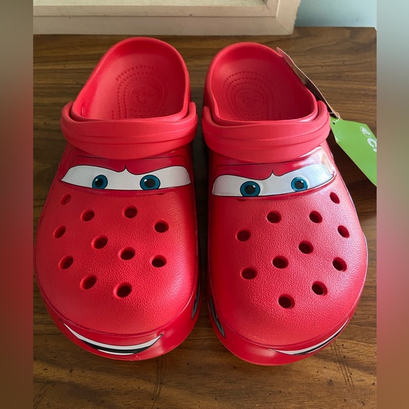 New Crocs X Disney Pixar Cars Lightning McQueen Classic Clogs Size 9M 11W - Picture 3 of 10